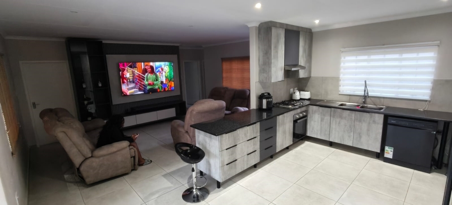 3 Bedroom Property for Sale in Waterkloof East North West